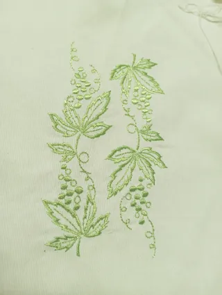 Bordados dorados florales a máquina .hay 5