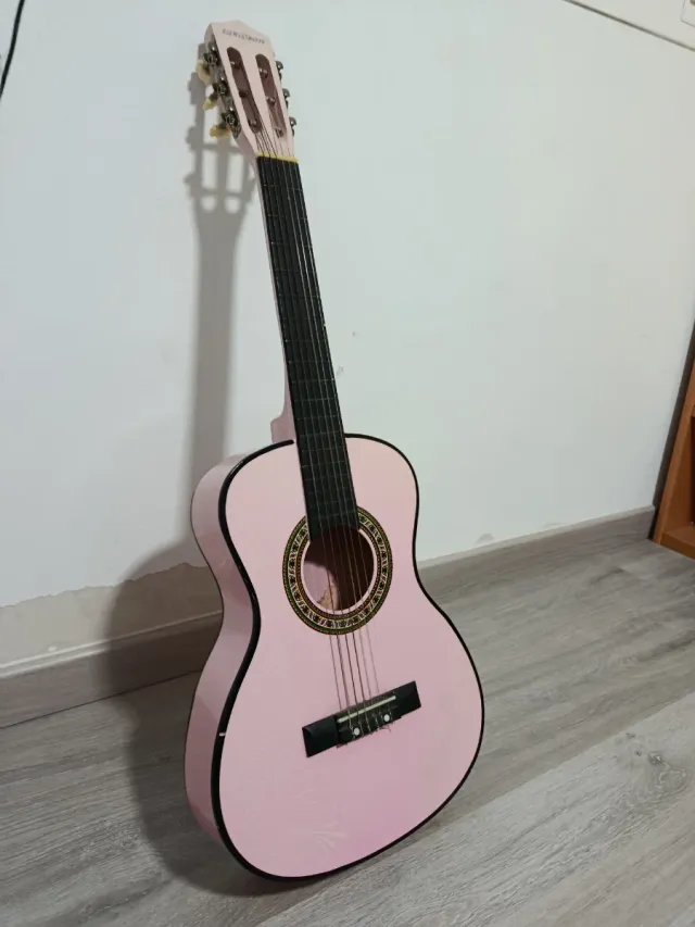 Guitarra rosa infantil
