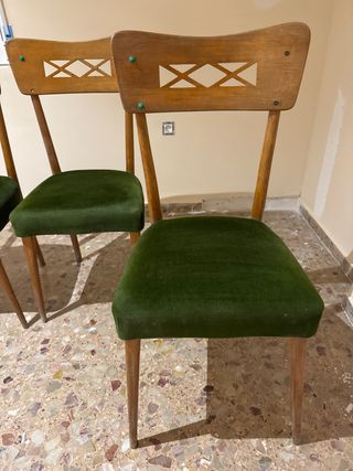 Juego de 4 sillas de madera y terciopelo