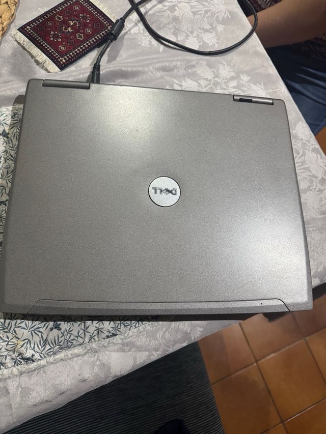 Portátil Dell Gris
