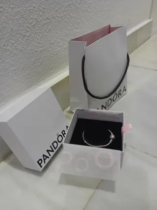Pulsera original Pandora para niña.