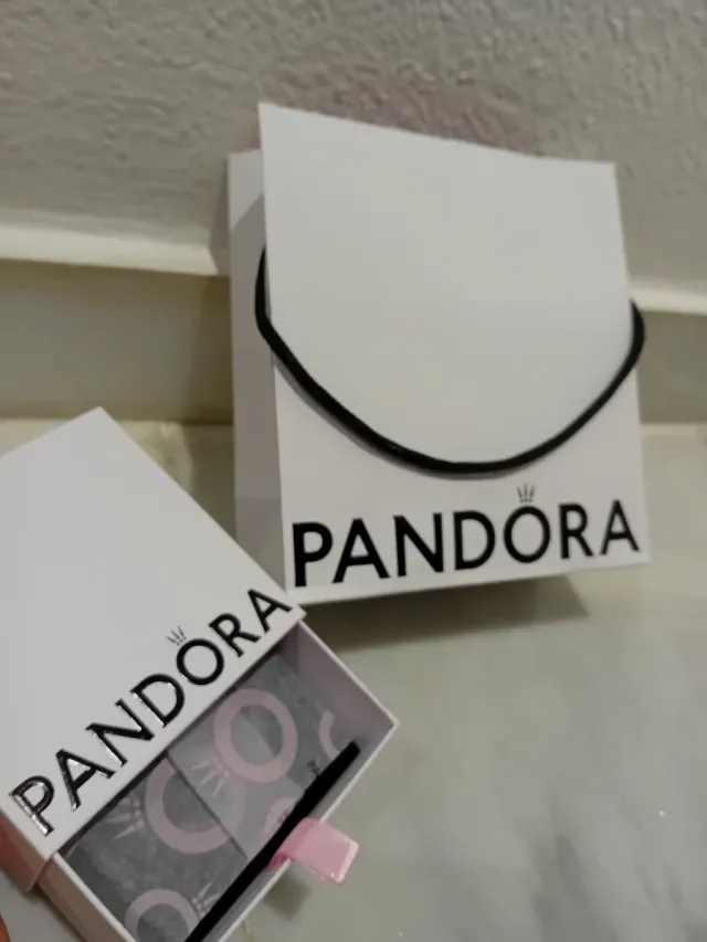 Pulsera original Pandora para niña.