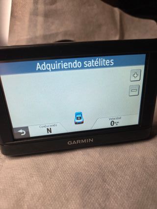 GPS Garmin Nuvi 42LM con Mapas de por Vida