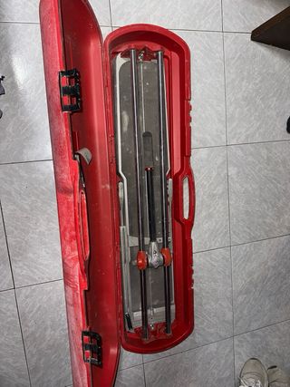 Cortadora de azulejos Rubi