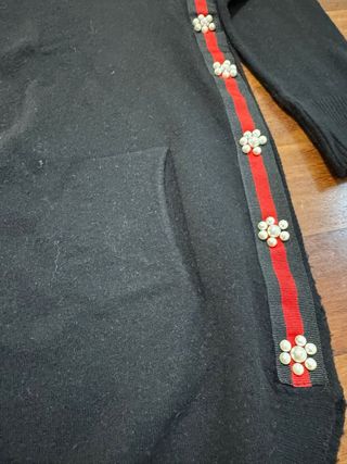 Jersey chica con detalles florales