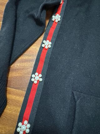 Jersey chica con detalles florales