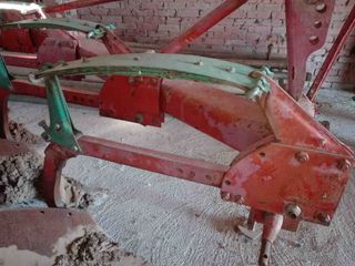 Arado Kverneland 4 hojas ballesta