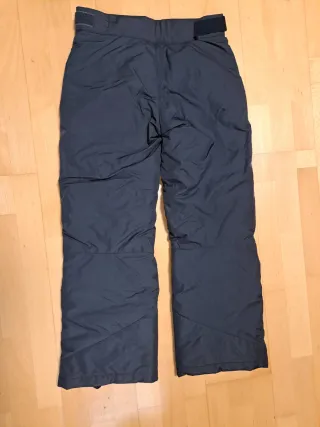 Pantalón de esquí oscuro, negro. Talla 12 años.