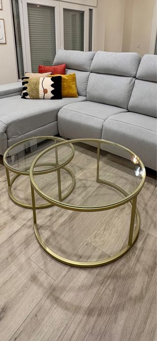 Tavoli centrali in cristallo impilabili dorati