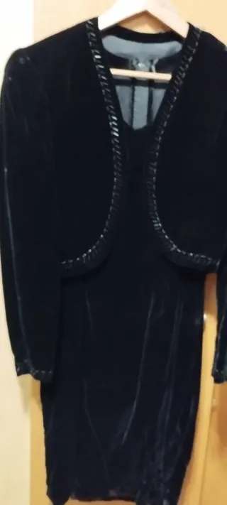 Vestido negro terciopelo con chaqueta