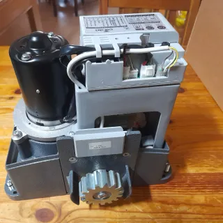 Motor Puerta Corredera Cardin SLACE601 tapa rota