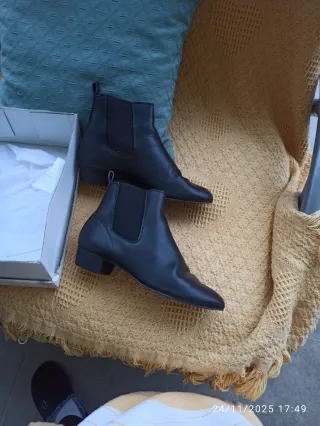 Botas negras de cuero