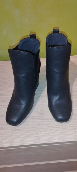 Botines con tacón grueso