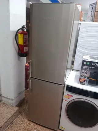 Nevera Liebherr 180cm alto con garantía