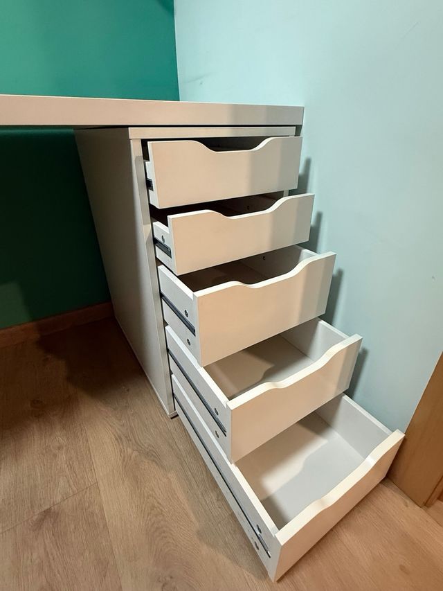 Escritorio Ikea con cajonera
