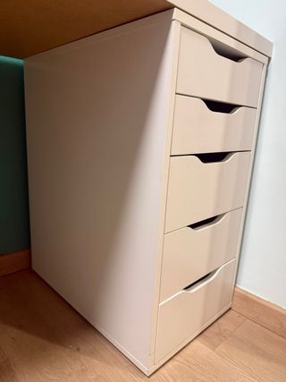 Scrivania Ikea con cassettiera