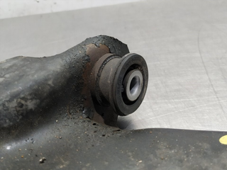 BRAZO SUSPENSION INFERIOR DELANTERO IZQUIERDO REN