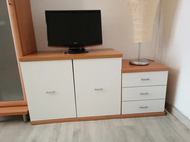 Mueble TV blanco y madera