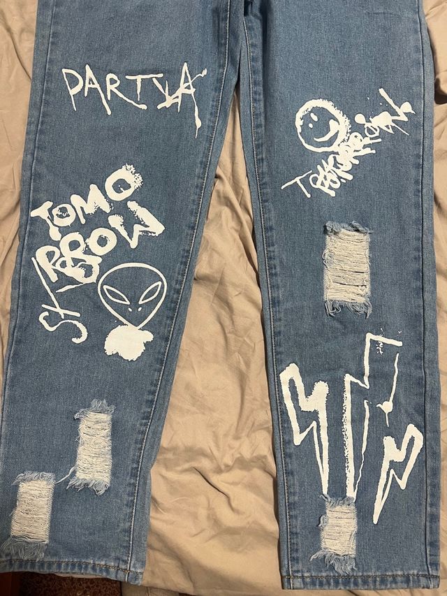 Pantalón vaquero marca SHEIN talla L. Como nuevos