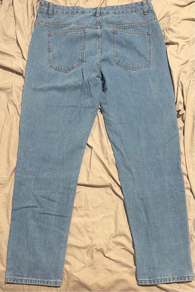 Pantalón vaquero marca SHEIN talla L. Como nuevos