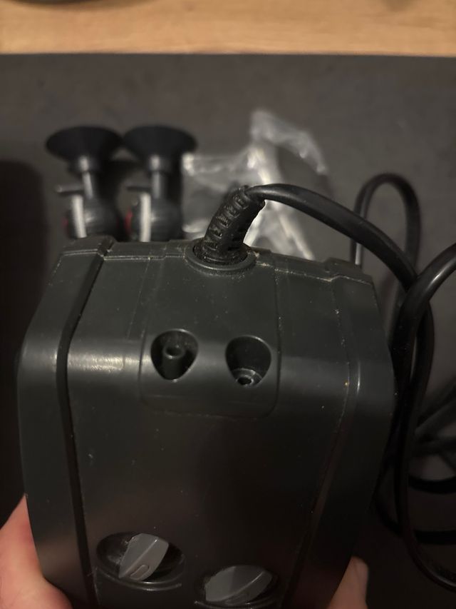 Bomba de aire Eheim air400 para acuario (averiada)