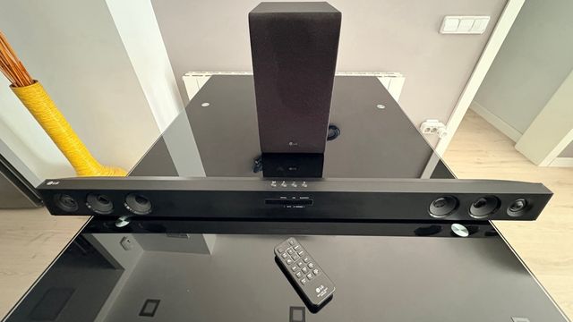 Barra Sonido LG 2.1 SP J4B-W Subwoofer