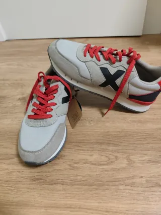 Zapatillas Munich Talla 40 Gris y Rojo
