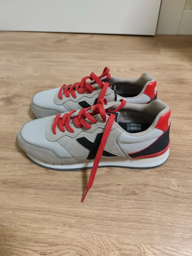 Zapatillas Munich Talla 40 Gris y Rojo