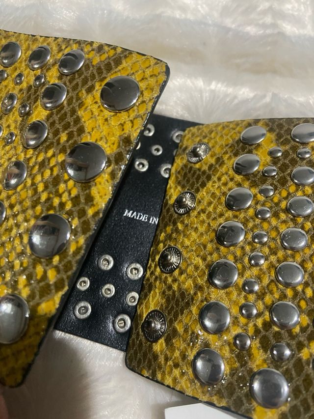 Cinturón Zara Piel Serpiente Tachuelas