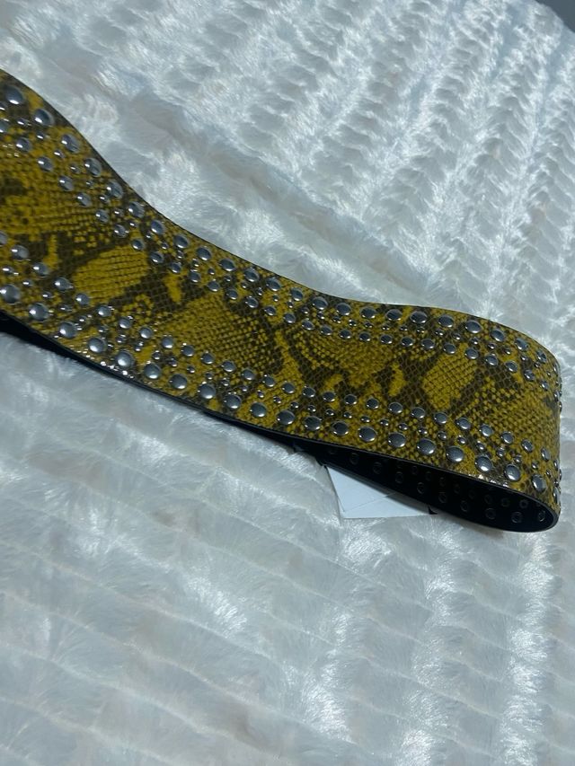 Cinturón Zara Piel Serpiente Tachuelas