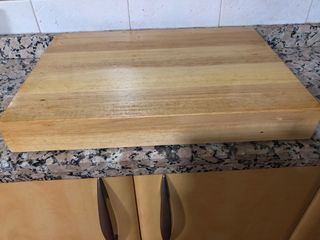 Caja y cubiertos incluidos.