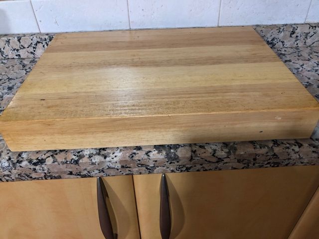 Caja de Cuchillos de Madera y Metal