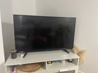 Televisor LG Negro 50” (No funciona bien)