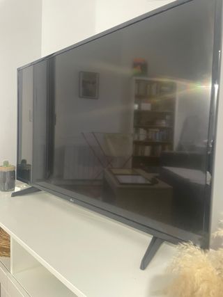 Televisor LG Negro 50” (No funciona bien)