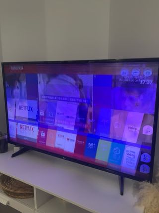 Televisor LG Negro 50” (No funciona bien)