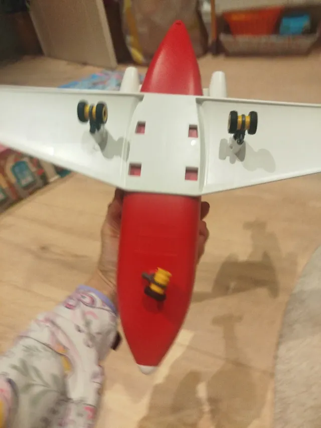 Avión Play Movil Blanco y Rojo