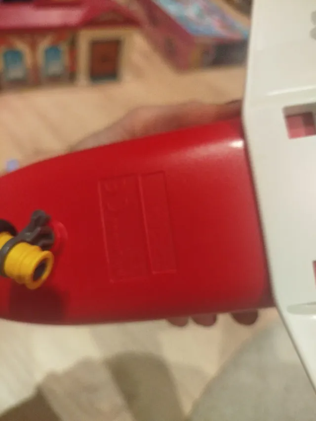 Avión Play Movil Blanco y Rojo