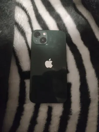 iPhone 13 Verde Casi Nuevo