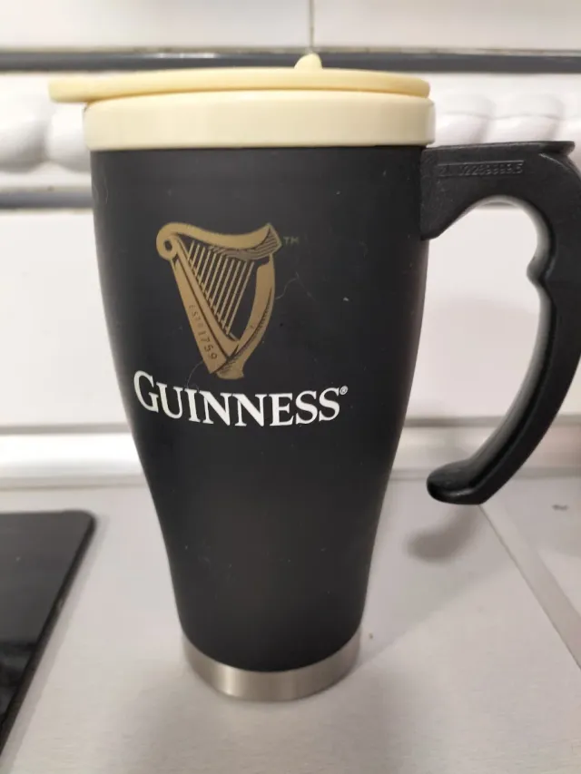 Termo Jarra Guinness Negro y Beige
