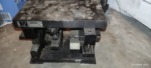 Matriz carpintería aluminio AZ A40 CM