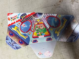 15 Soldatini Kinder + 4 Diorami