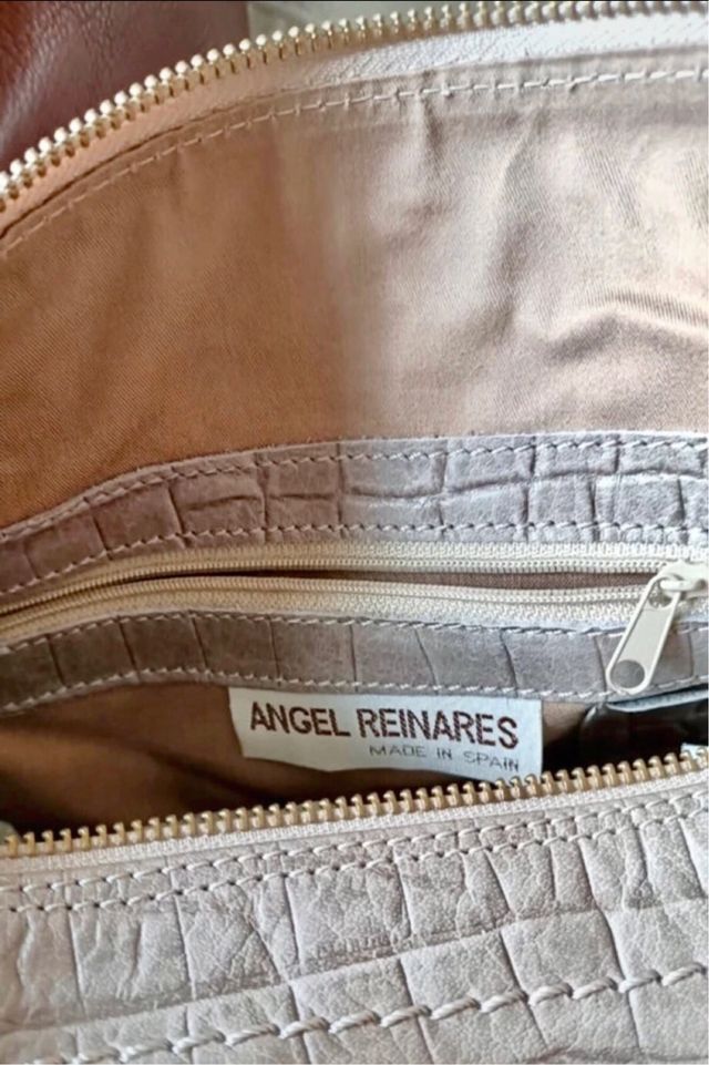 Bolso de piel de la marca Ángel Reinares