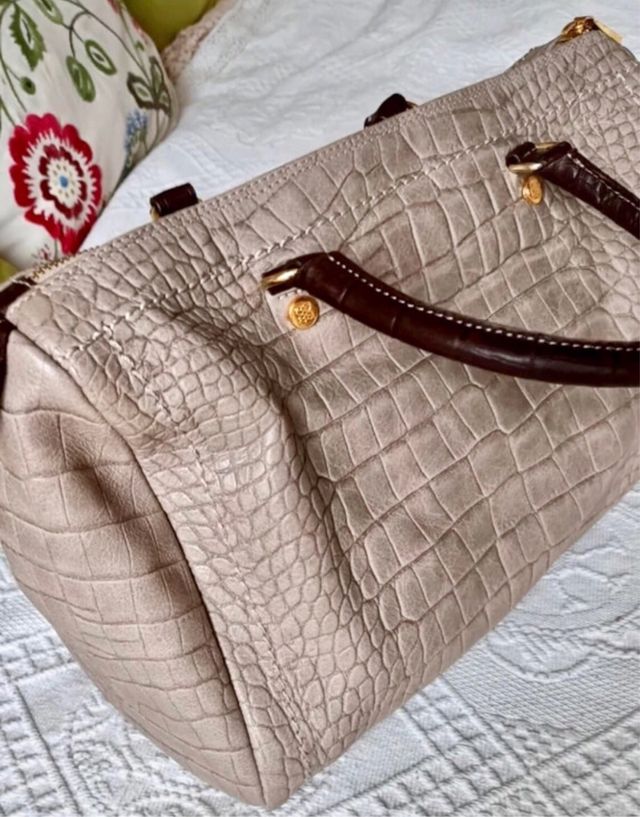 Bolso de piel de la marca Ángel Reinares