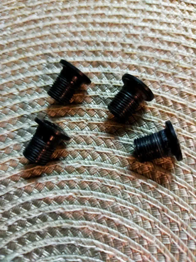 4 Tornillos Plato Shimano Dura Ace 9100