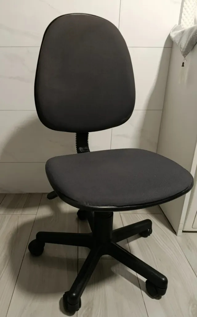 Silla escritorio gris