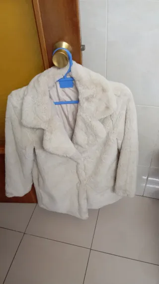 Abrigo mujer peluche beige talla M.
