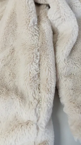 Abrigo mujer peluche beige talla M.
