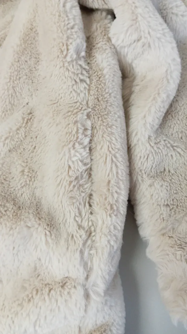 Abrigo mujer peluche beige talla M.