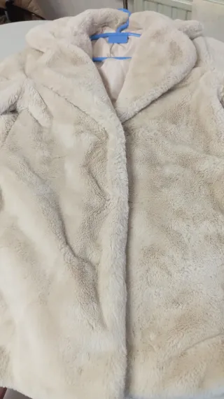 Abrigo mujer peluche beige talla M.