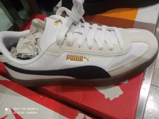 Zapatillas Puma Club II Blancas y Beige Unisex